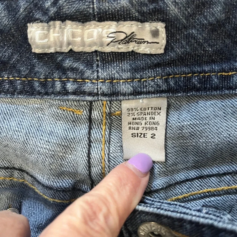 Chicos Platinum Dark Wash Cuffed Crop Jeans‎ Womens Size 2 Double Button Capri